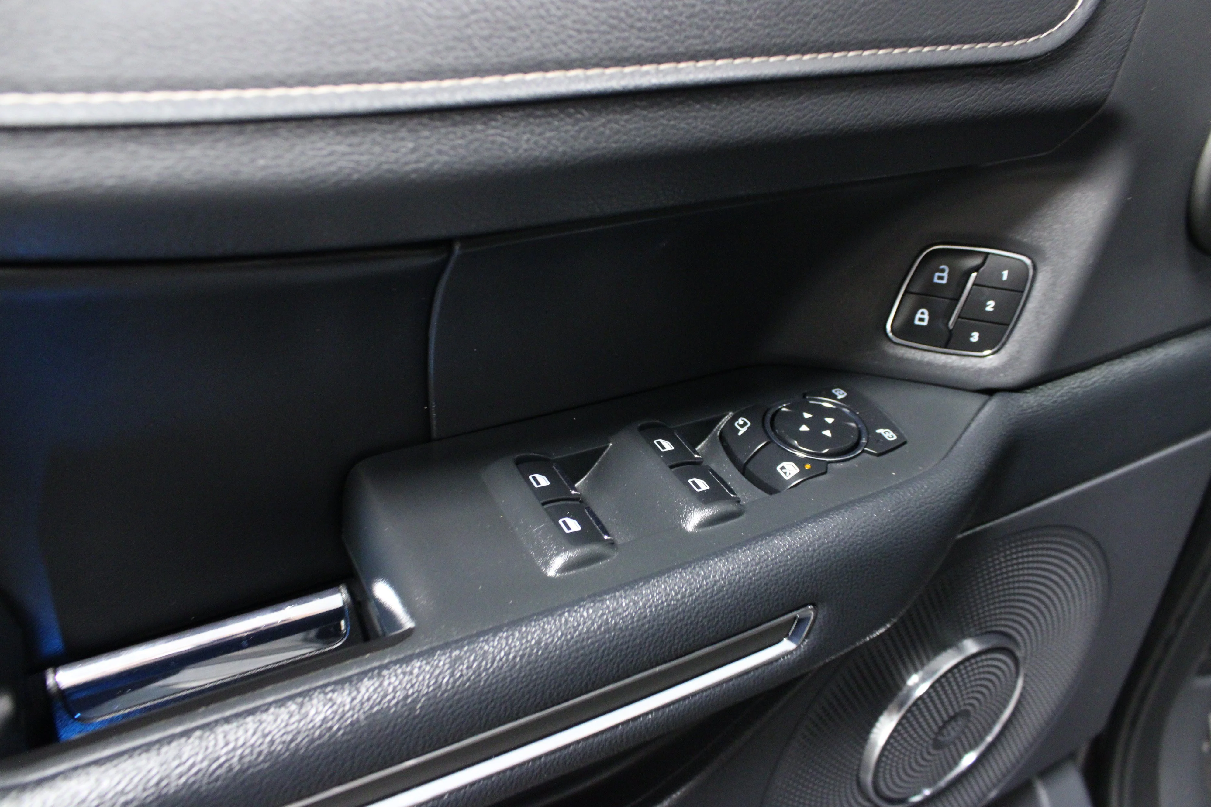 Used 2024 Gray Metallic Ford XLT image 21