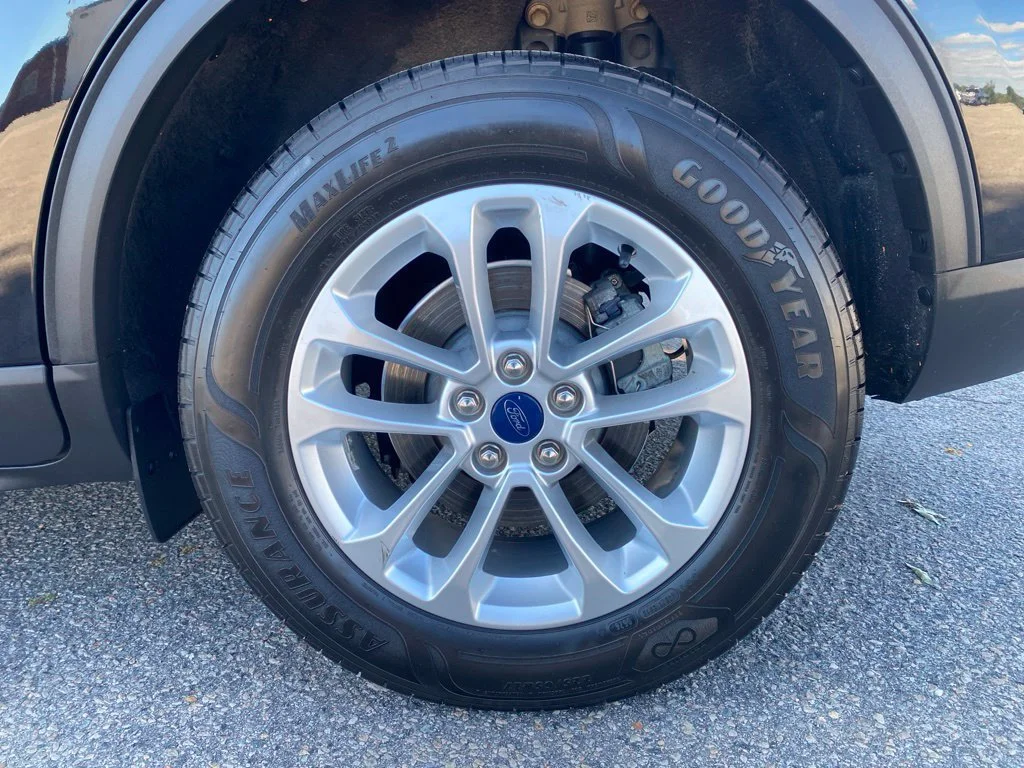 Used 2020  Ford SE image 29
