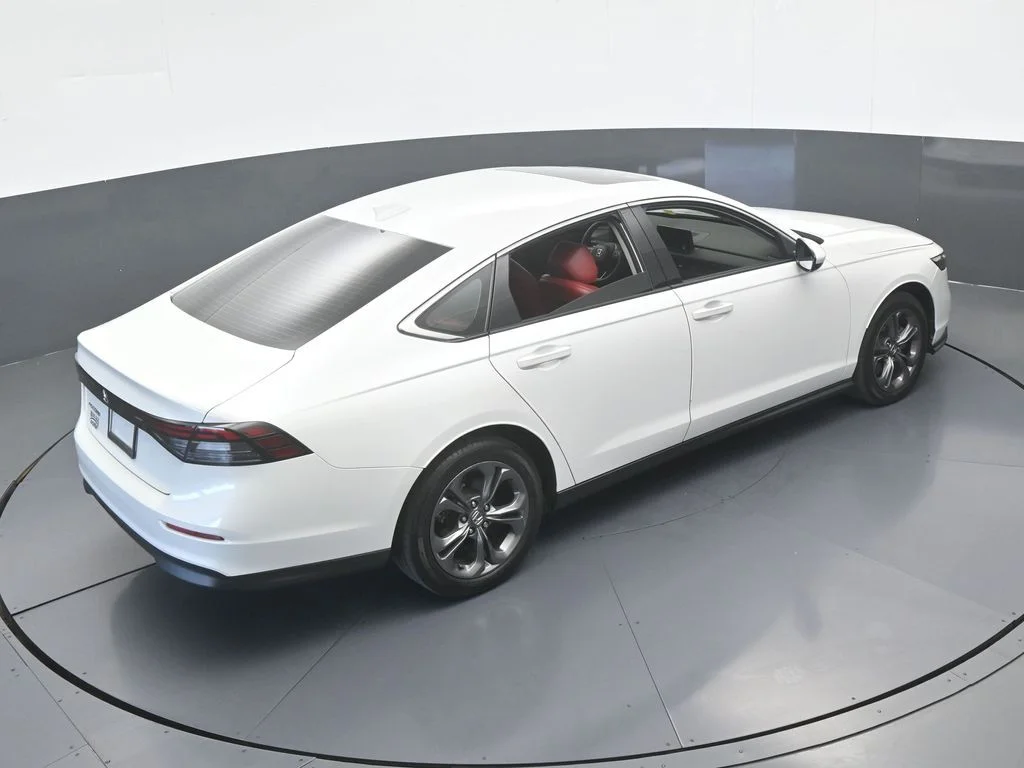 Used 2023 Platinum White Pearl Honda EX image 48