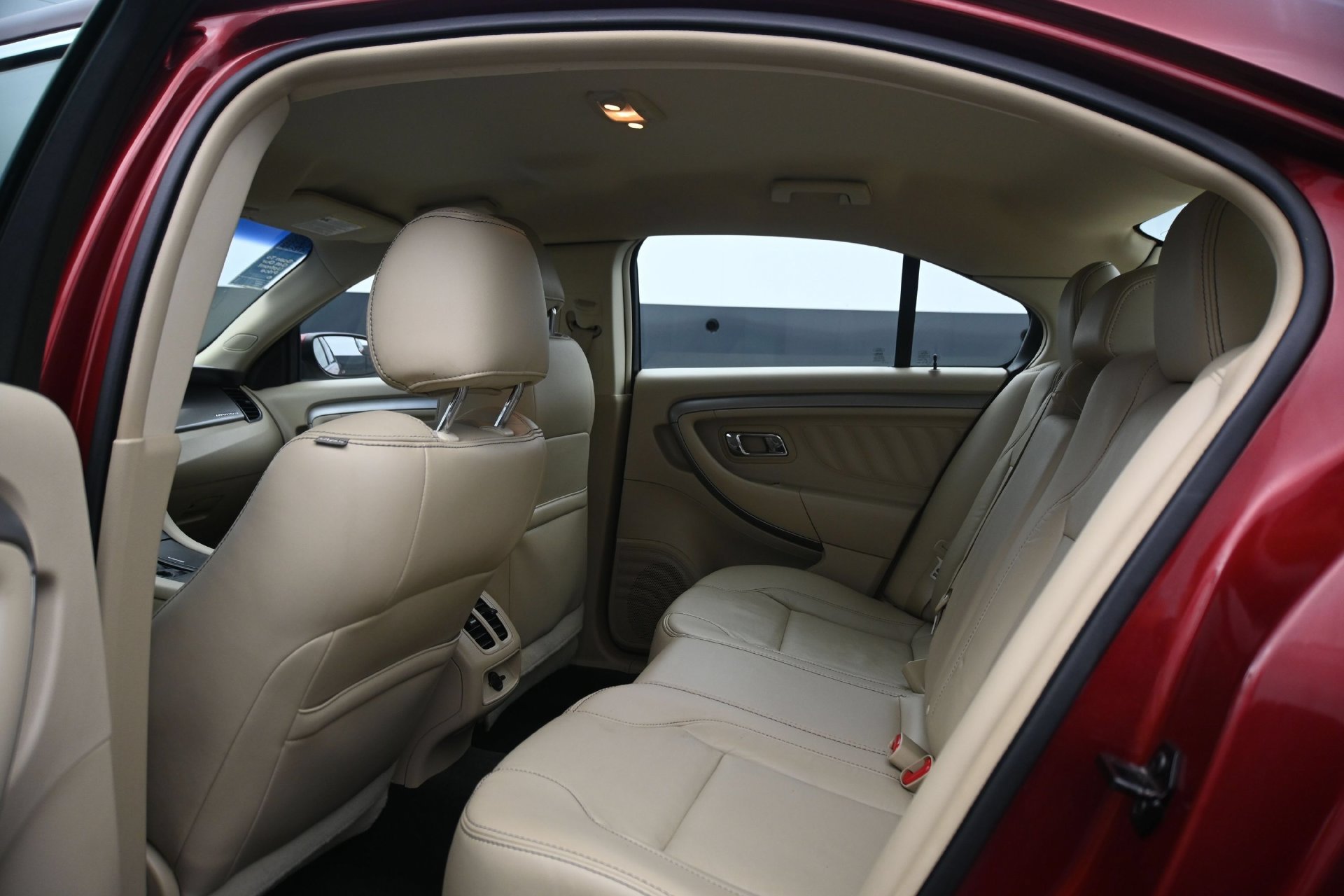 Used 2015 Ruby Red Metallic Ford SEL image 16