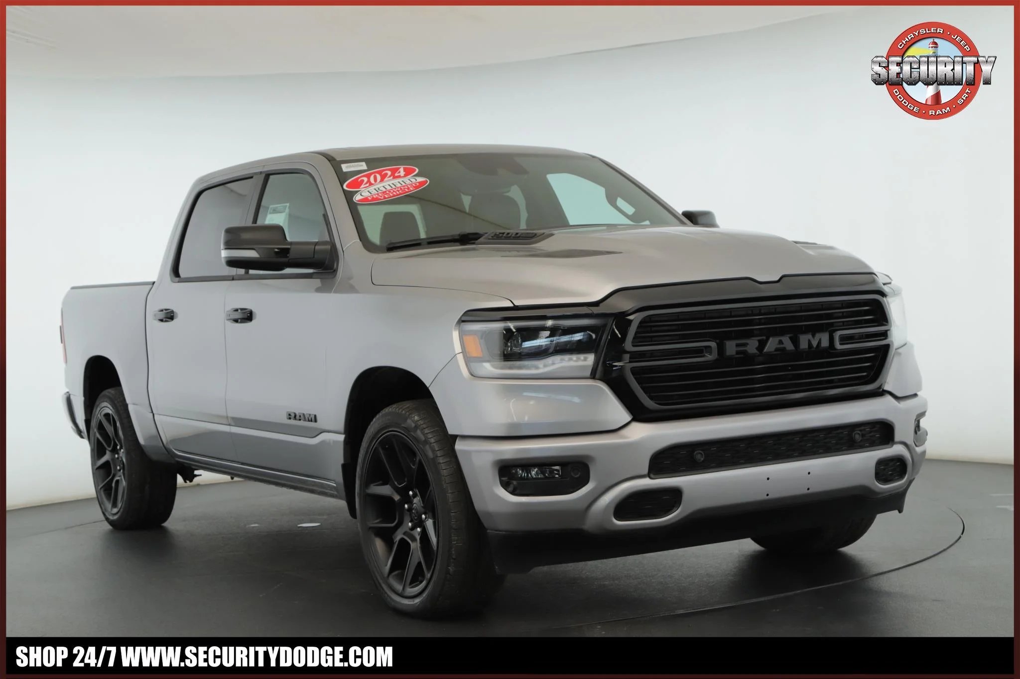 2024 RAM 1500 Laramie 4x4 Crew Cab 5'7's photo