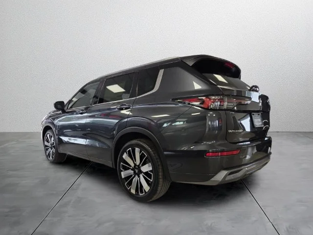 New 2026 Gray Mitsubishi SEL 1.5T 2WD image 3
