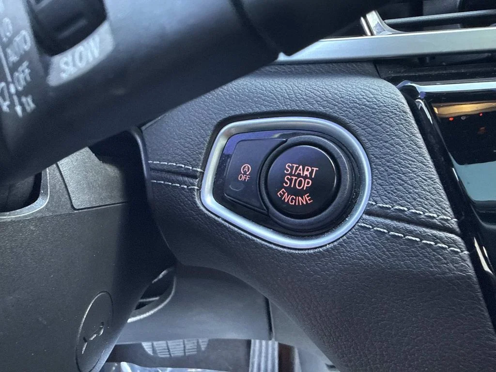 Used 2019 Black BMW sDrive28i image 40