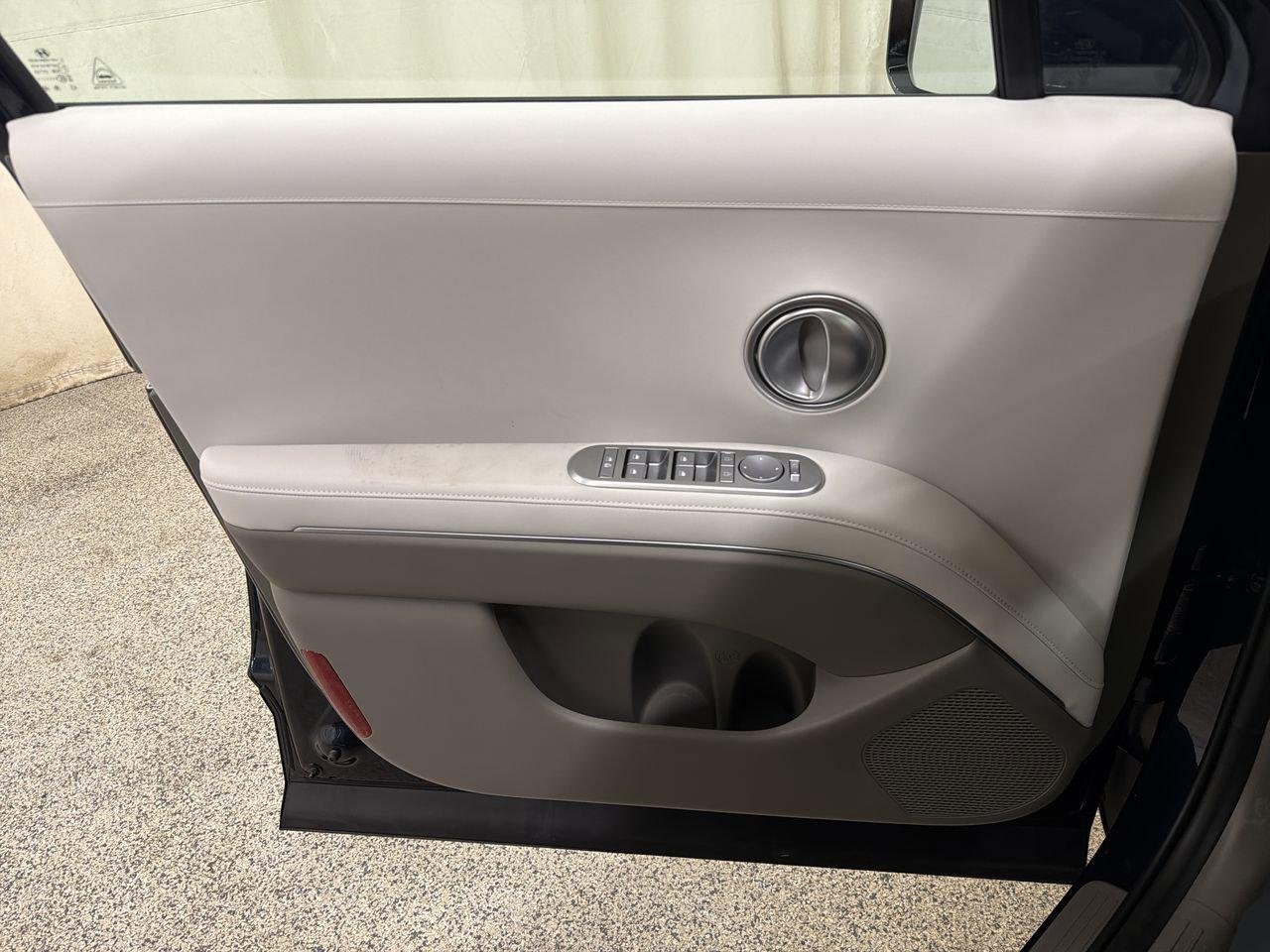 New 2026 Classy Blue Pearl Hyundai SEL 8P image 17