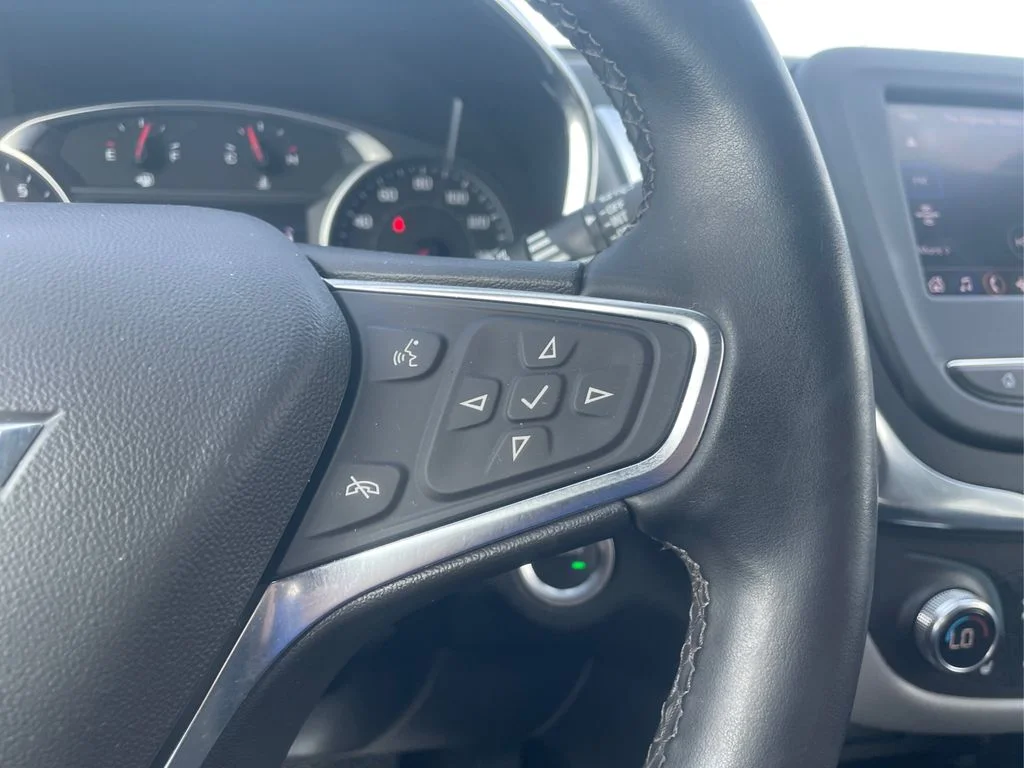 Used 2024 Summit White Chevrolet LT image 30