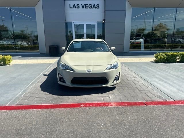 Used 2016  Scion Release Series image 2