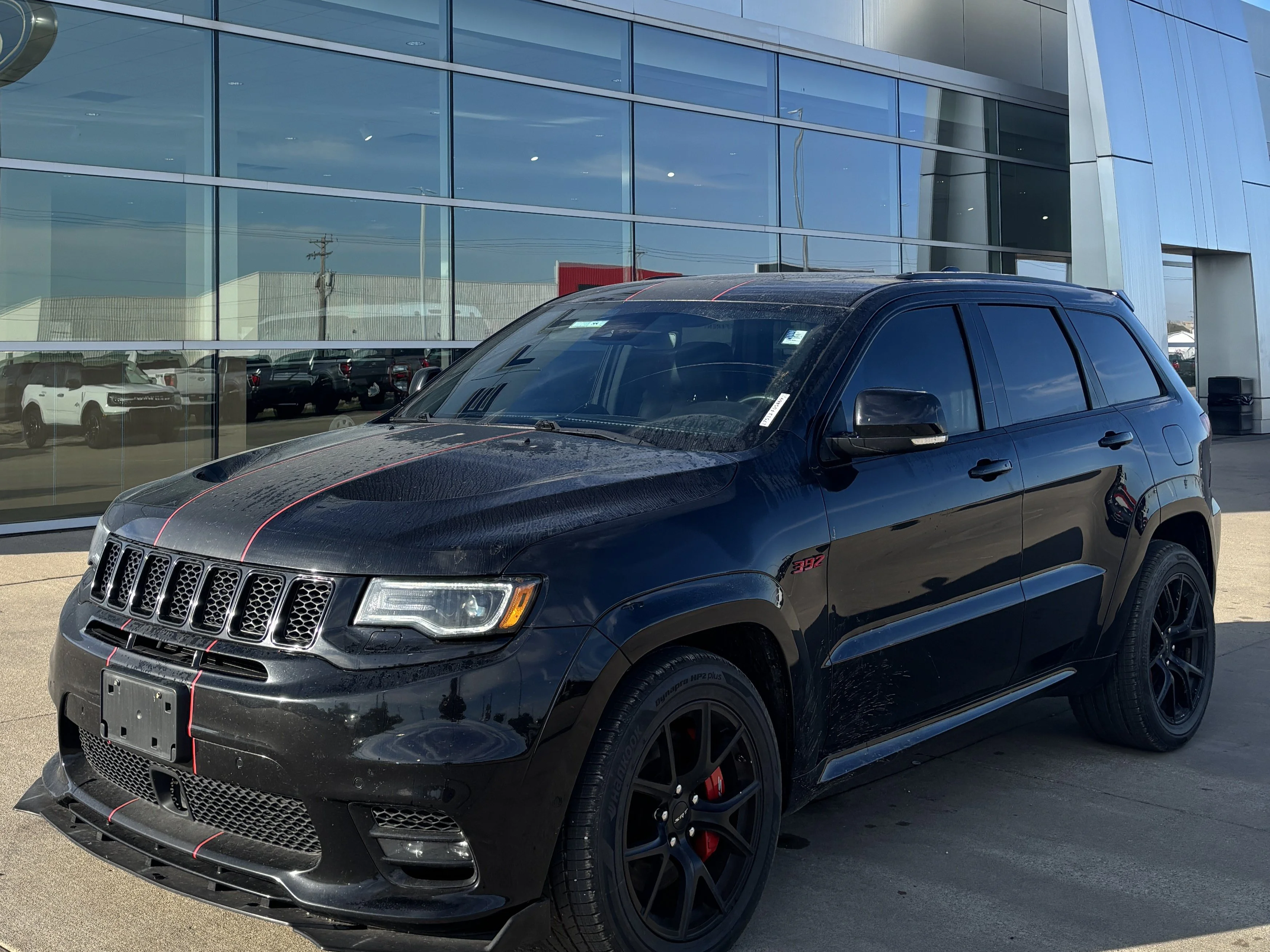 Used 2021 Diamond Black Crystal Pearlcoat Jeep SRT image 3