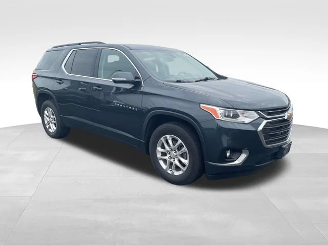 Used 2020 GRAPHITE METALLIC Chevrolet LT Cloth image 7