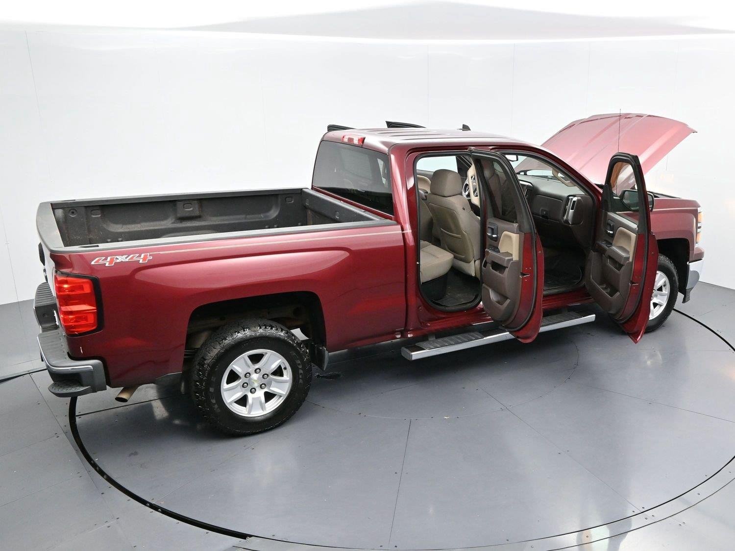 Used 2015 DEEP RUBY METALLIC Chevrolet LT image 34