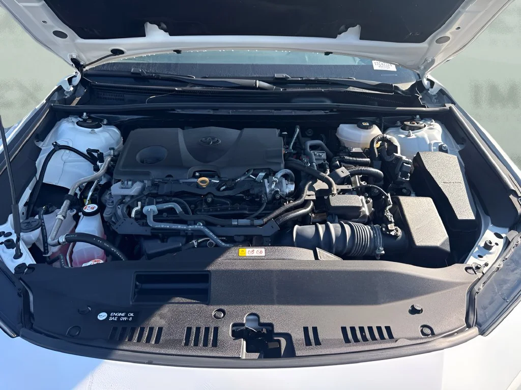 Used 2025 White Toyota LE image 27