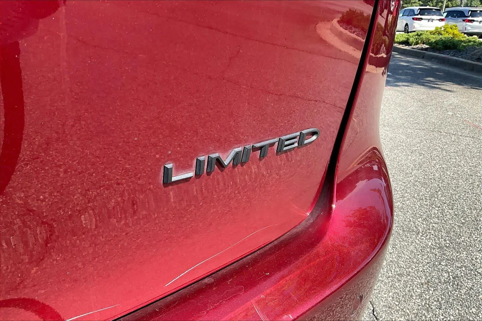Used 2023 Velvet Red Pearlcoat Chrysler Limited image 10