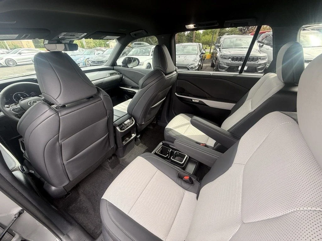 Used 2026 Incognito Lexus TX 500h F SPORT Performance Luxury AWD image 24