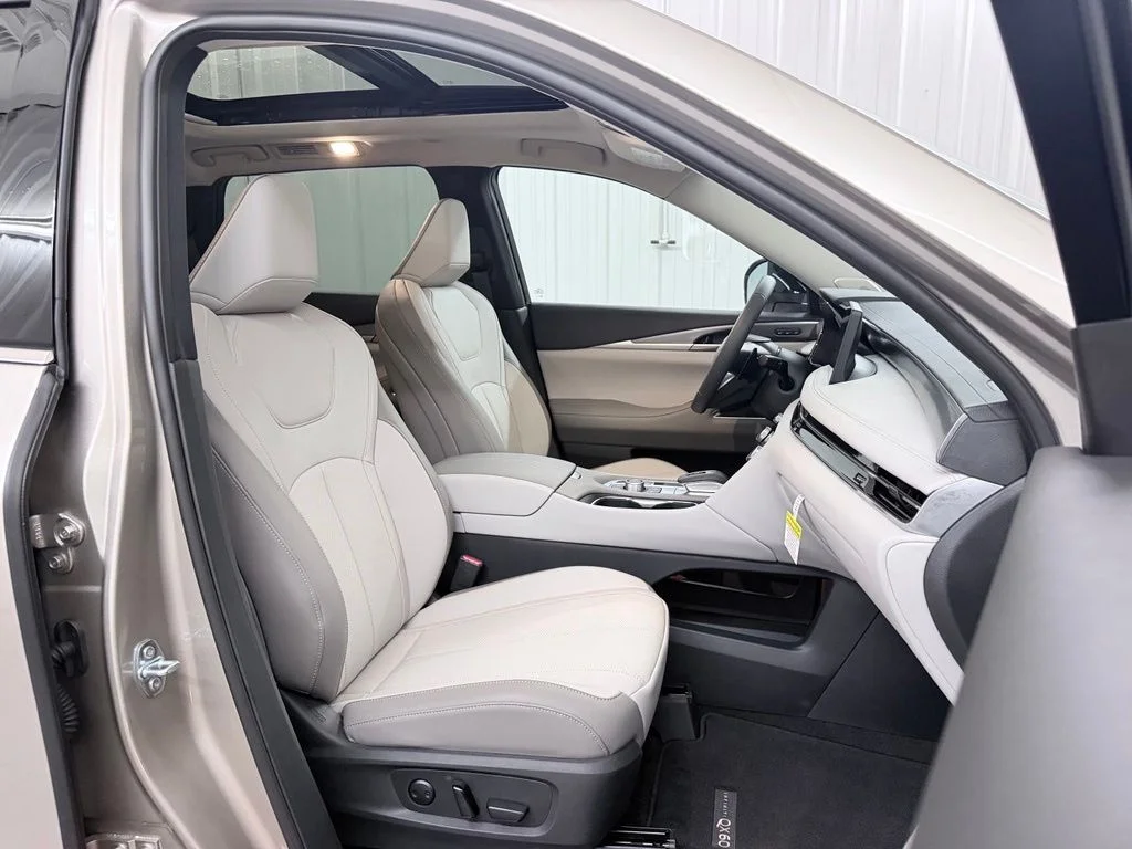 New 2027 WARM TITANIUM INFINITI Luxe FWD image 52