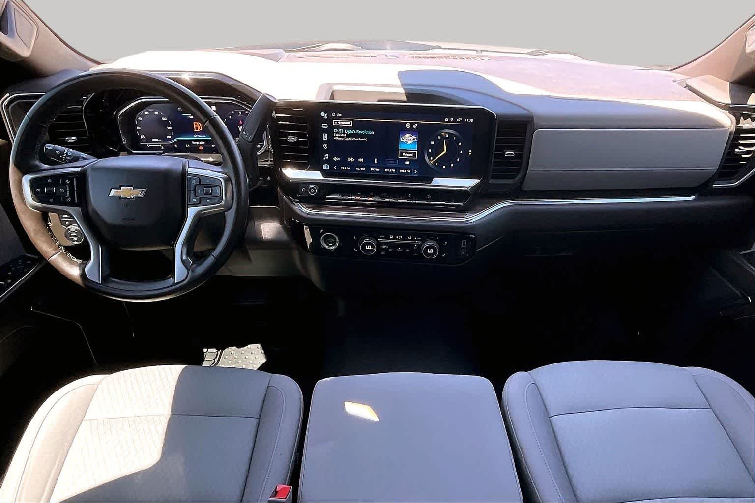 2023 Chevrolet Silverado 1500 LT - Photo 15