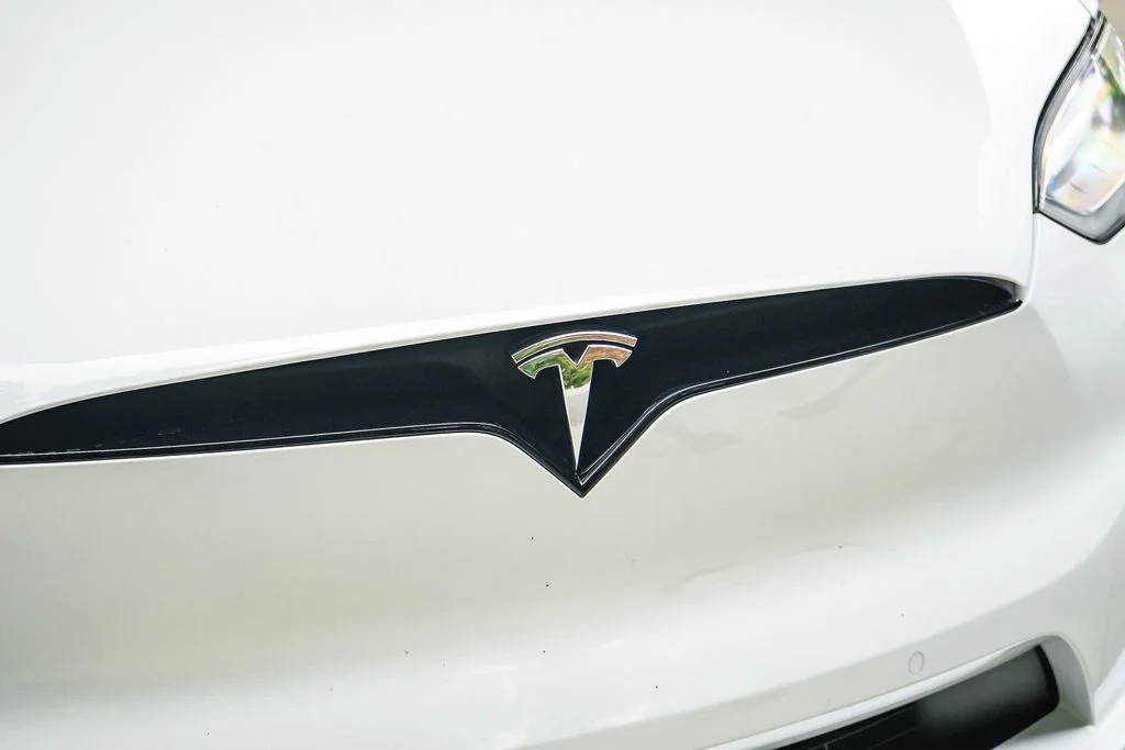 Used 2022 White Tesla Plaid image 9