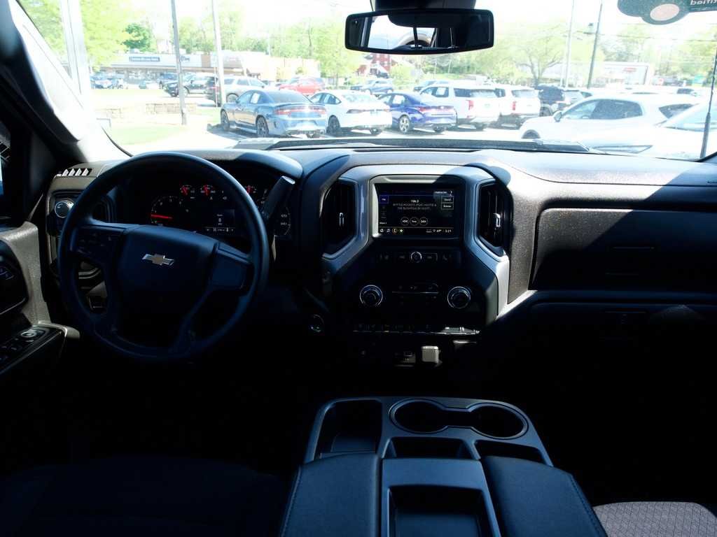 2025 Chevrolet Silverado 2500HD Custom - Photo 33