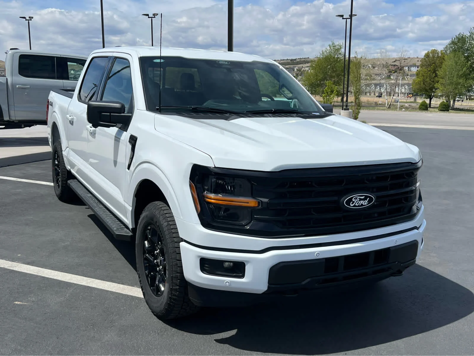 New 2026 Oxford White Ford XLT image 4