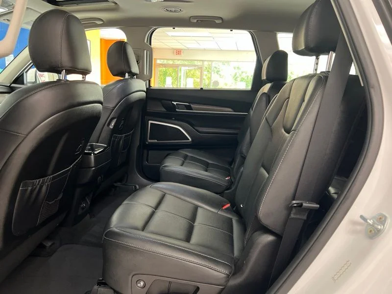 Used 2020 White Kia EX image 17
