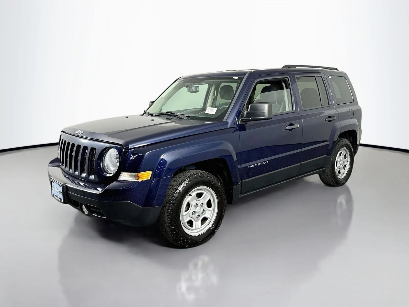 Used 2017 Blue Jeep Sport image 3