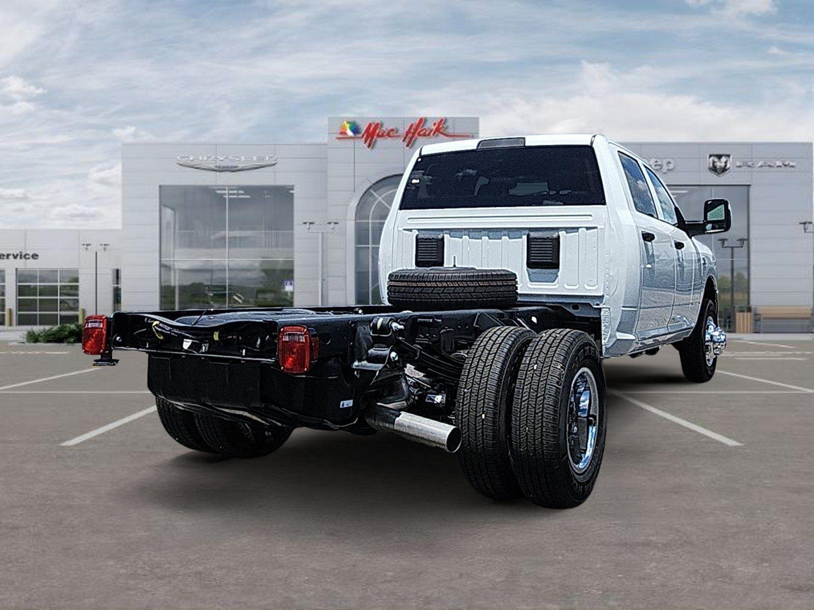 New 2026 Bright White Clear-Coat Exterior Paint RAM Tradesman image 5