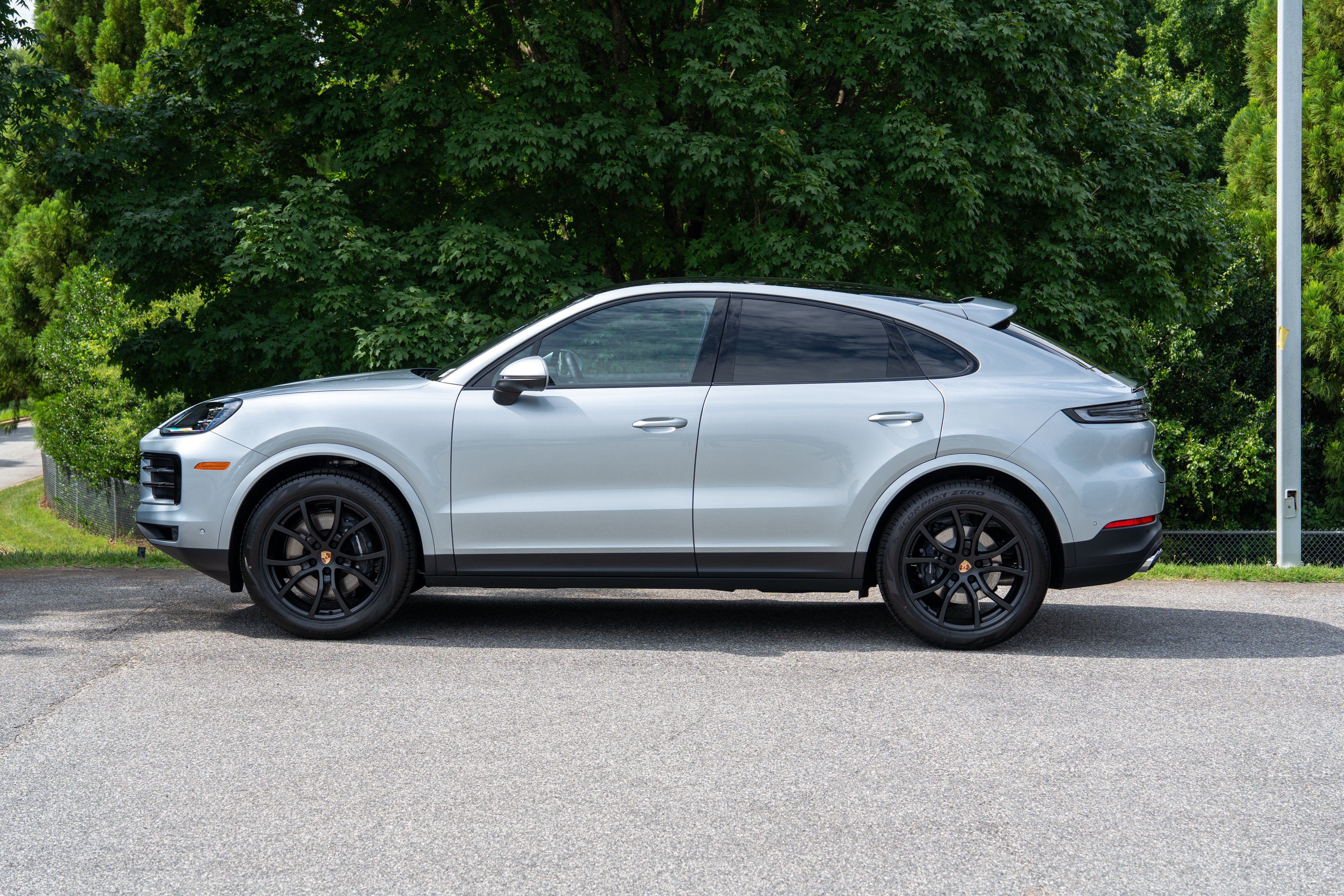 New 2026 Dolomite Silver Metallic Porsche Coupe image 2
