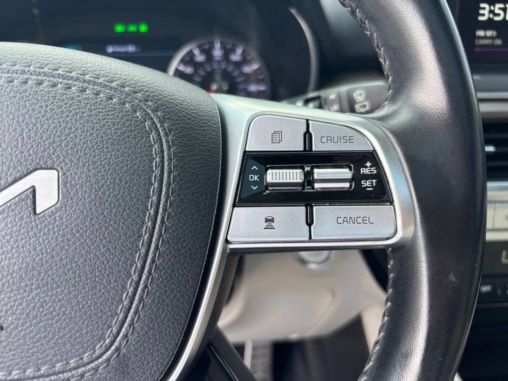 Used 2022 Purple Kia SX image 27