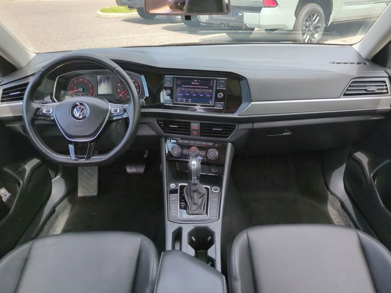 Used 2019 Platinum Gray Metallic Volkswagen SE image 14