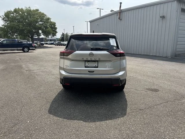 Used 2025 Silver Nissan S image 6
