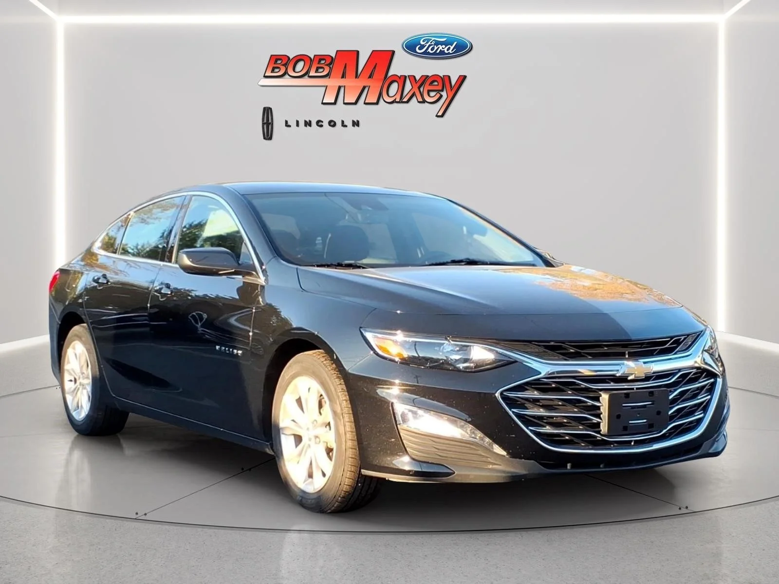 Used 2025 Mosaic Black Metallic Chevrolet LT 1LT image 3