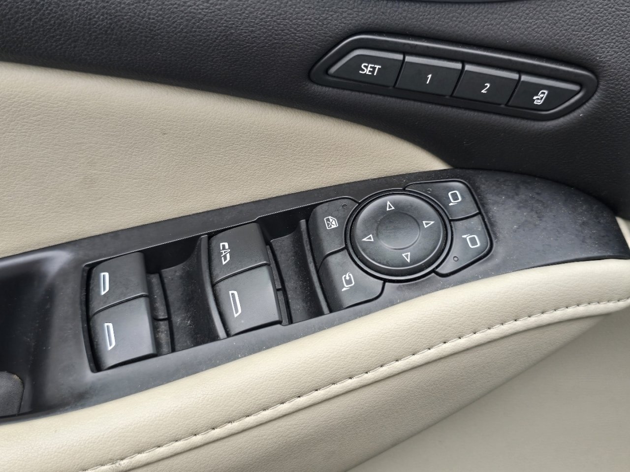 Used 2021 White Buick Premium Group image 27