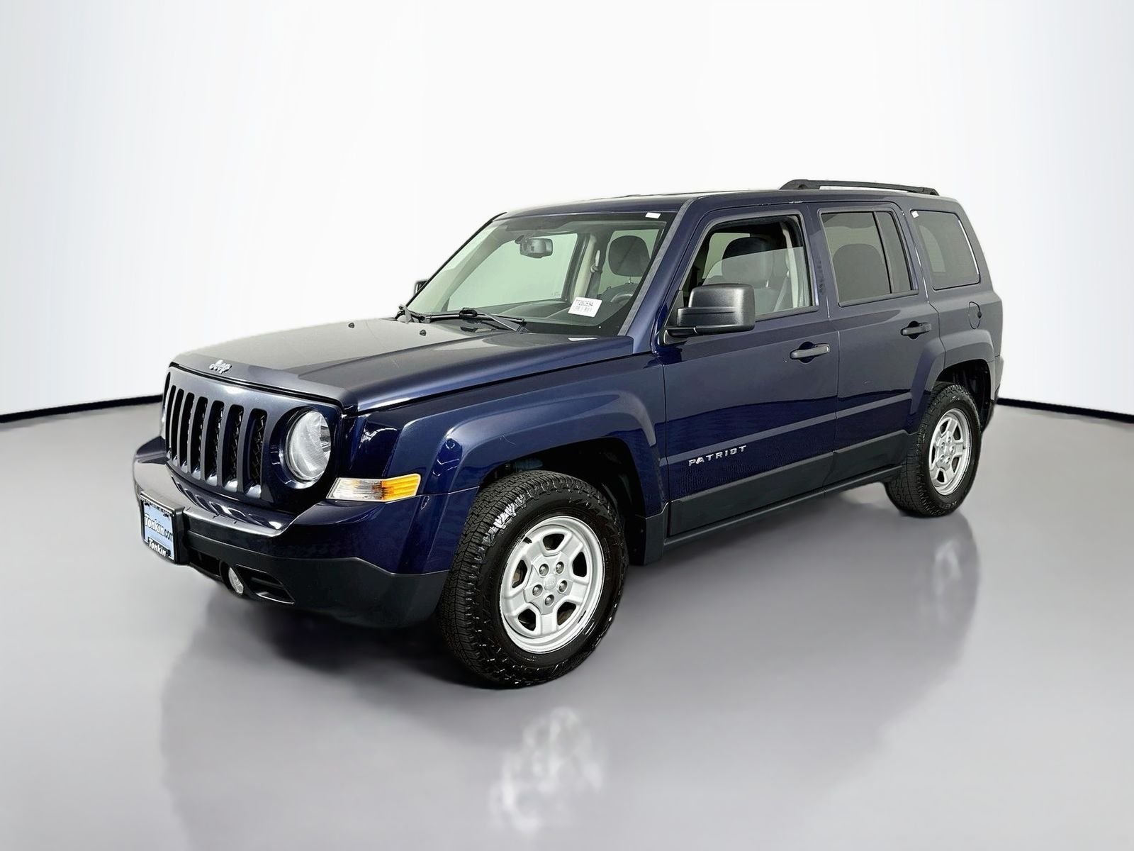 Used 2017 True Blue Pearlcoat Jeep Sport image 3