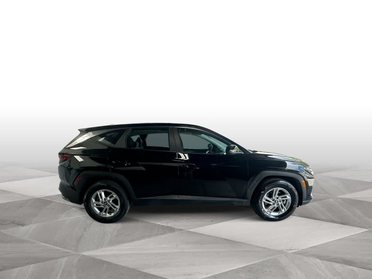 2025 Hyundai Tucson SE - Photo 9