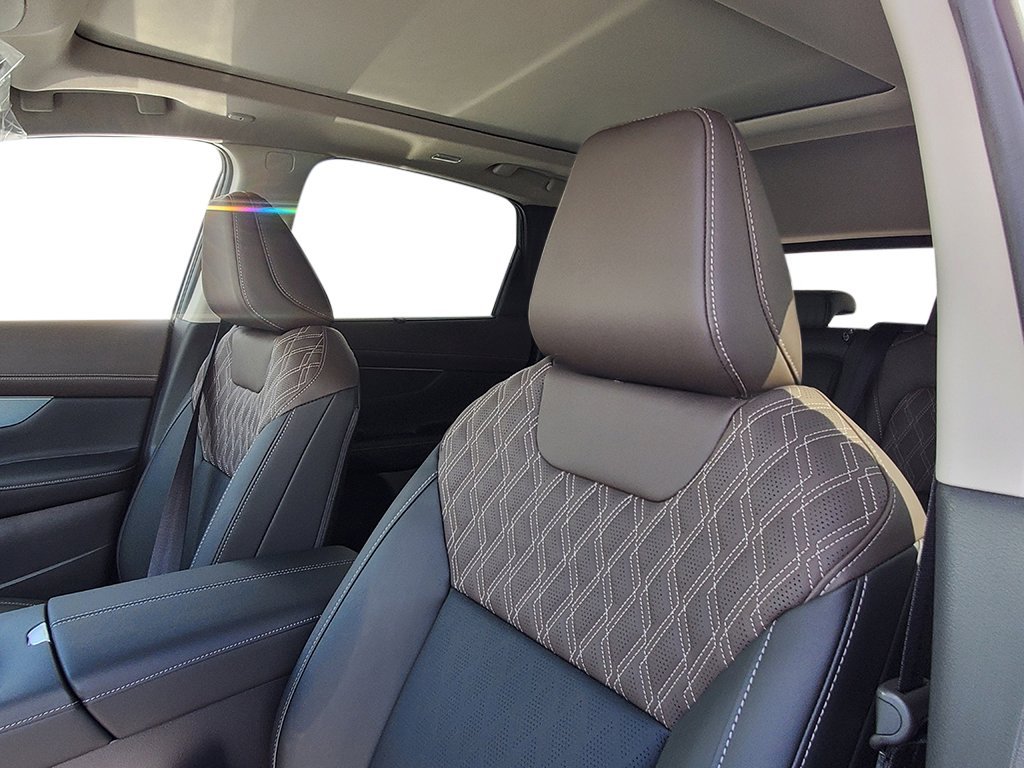 New 2026 Everest White Pearl Tricoat Nissan Platinum image 17