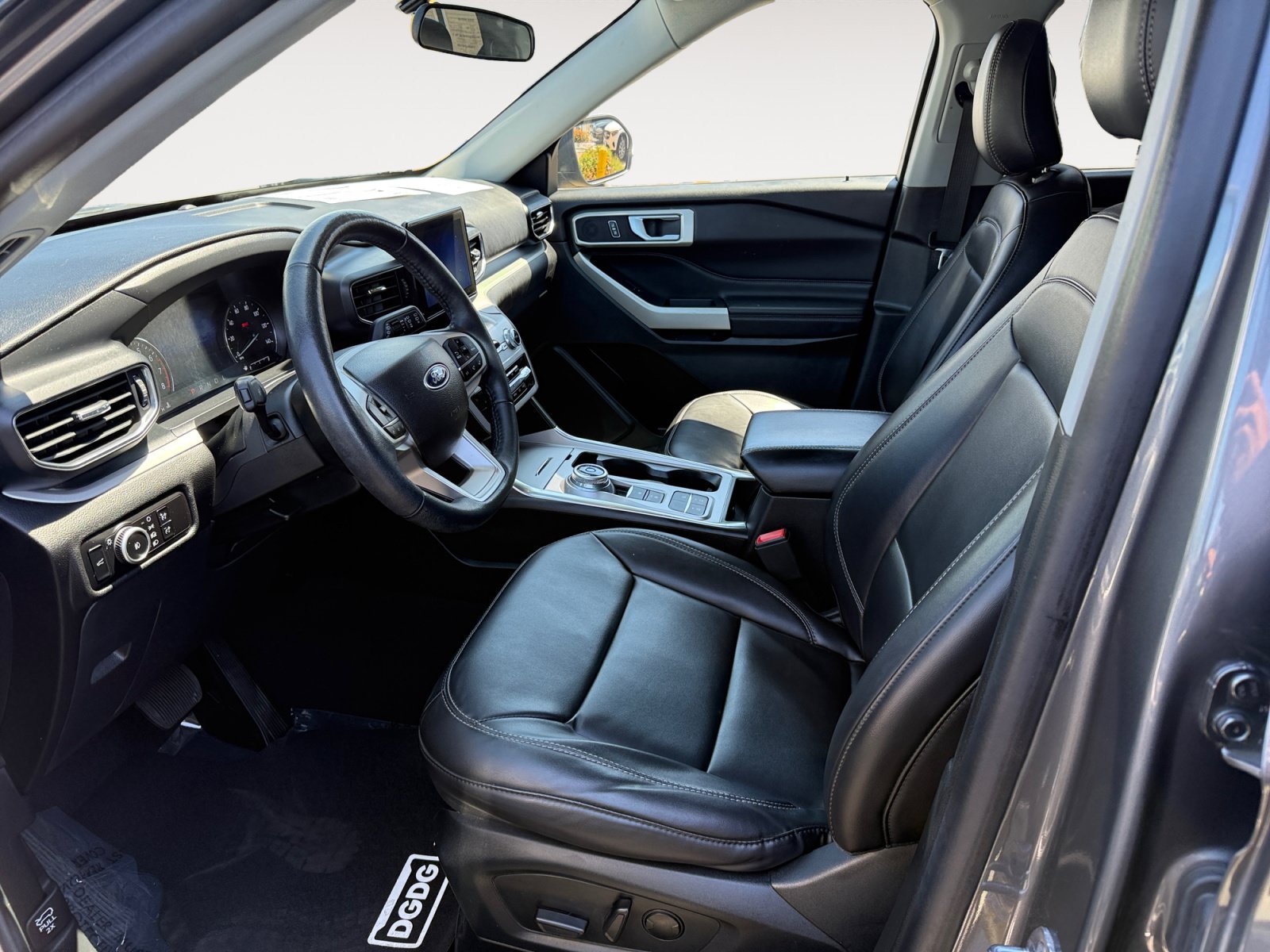 Certified Used 2023 Gray Metallic Ford XLT image 10