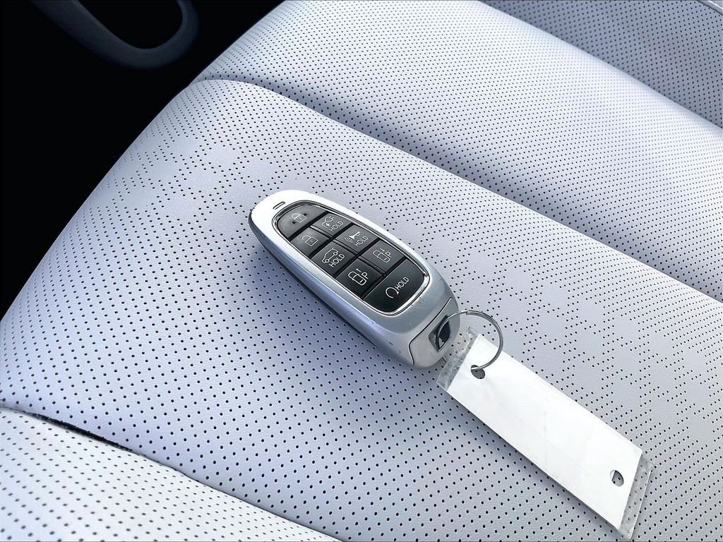Used 2022 Gray Hyundai Limited image 29
