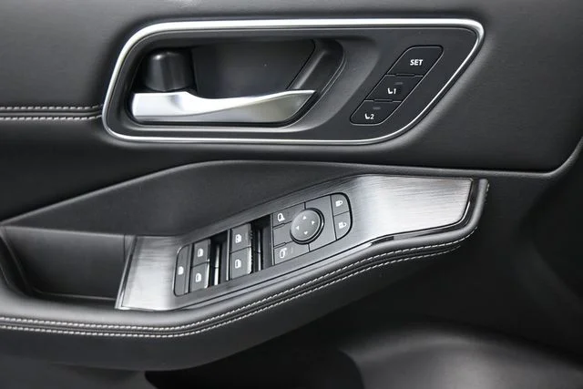 New 2026 Gray Nissan Platinum image 17