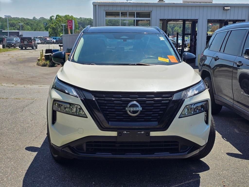 Used 2023 White Nissan SV image 8