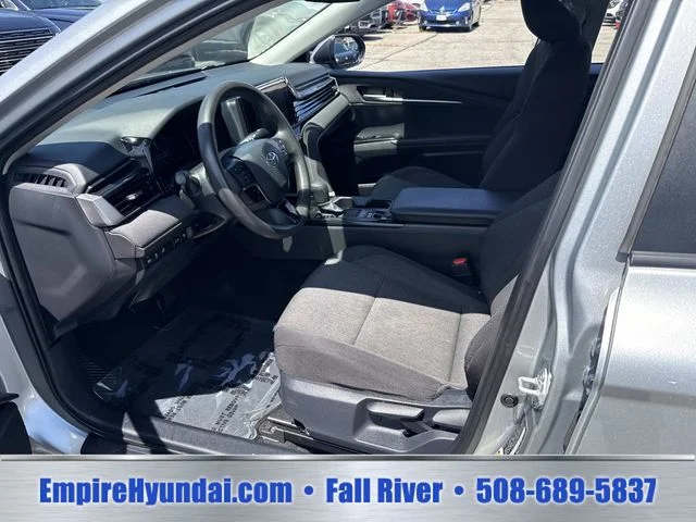 Used 2025 Silver Toyota LE image 18