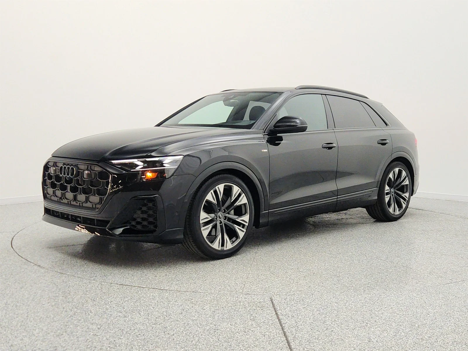 2025 Audi Q8 55 Prestige Tiptonic quattro's photo