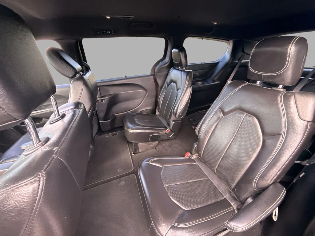 Used 2022 Red Chrysler Touring L image 12