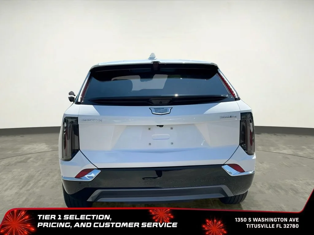 Used 2025 Crystal White Tricoat Cadillac Luxury 2 image 8