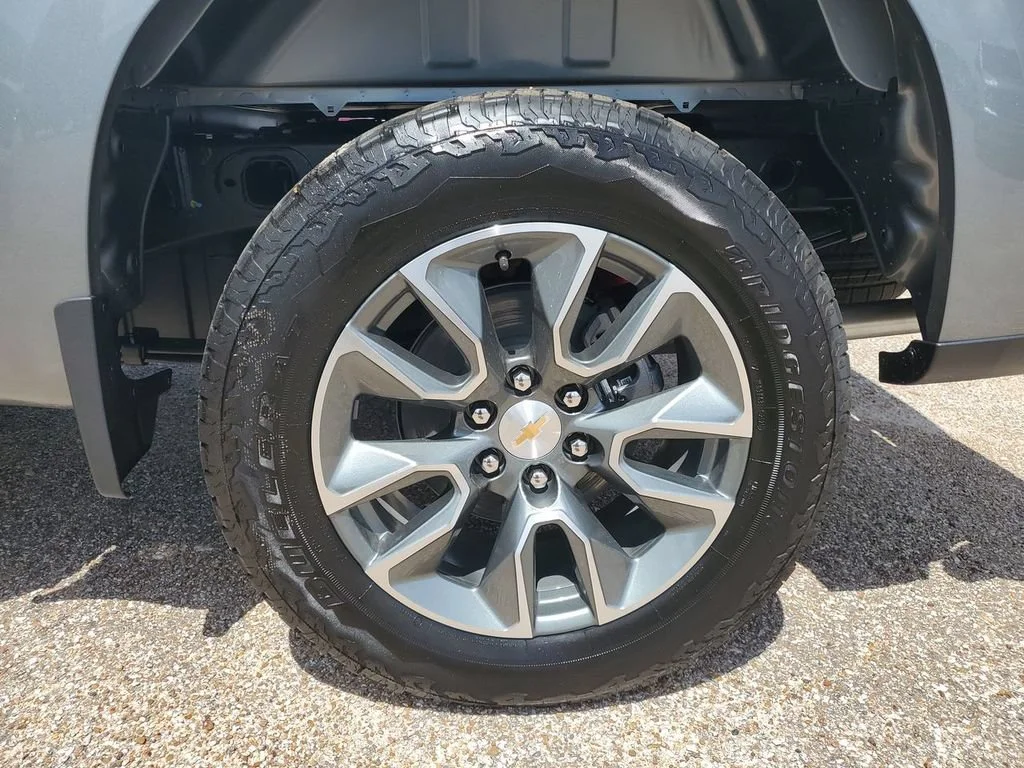 New 2026 Sterling Gray Metallic Chevrolet LT image 39