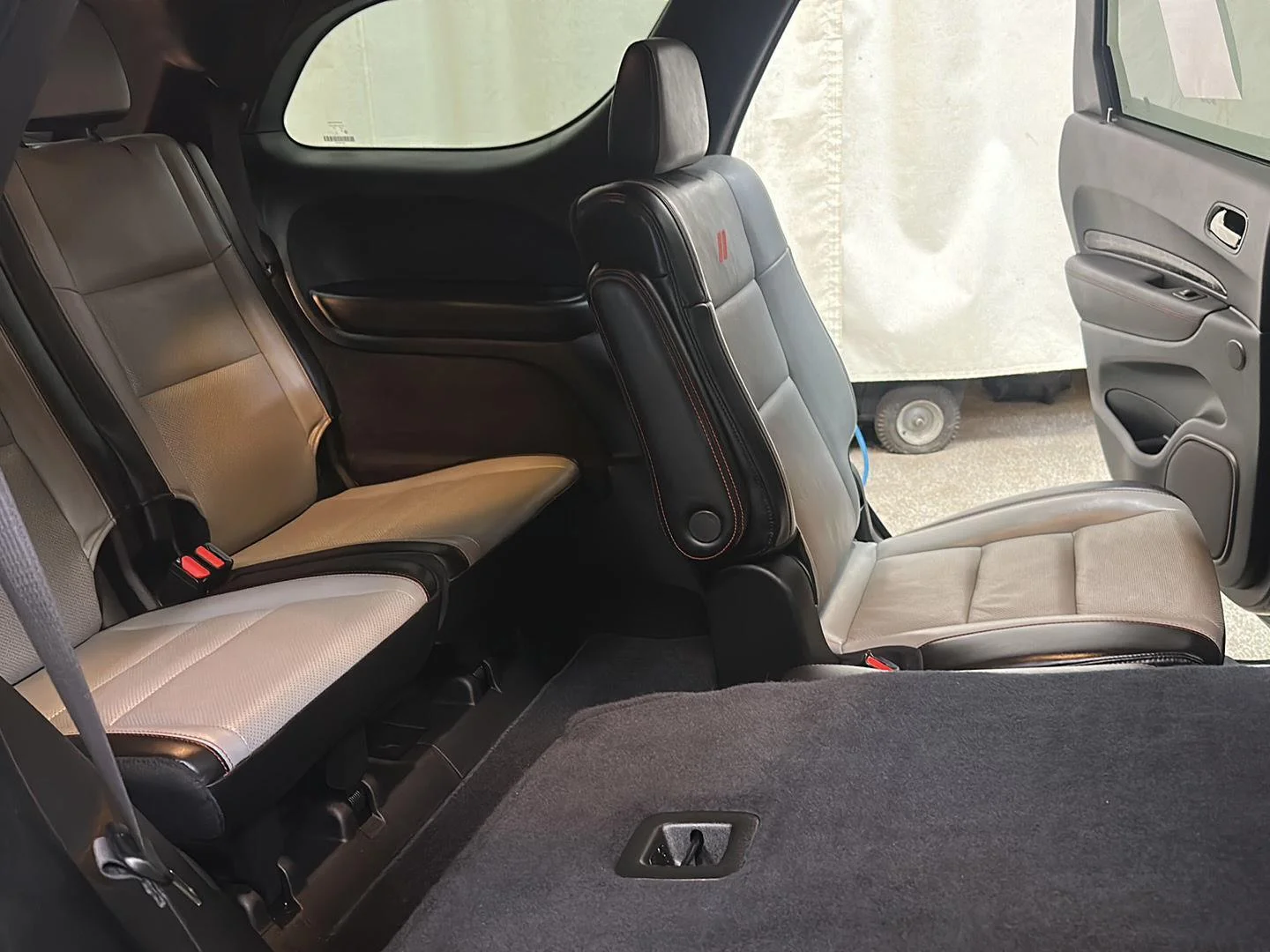 Used 2023 Destroyer Gray Clearcoat Dodge R/T Premium image 32