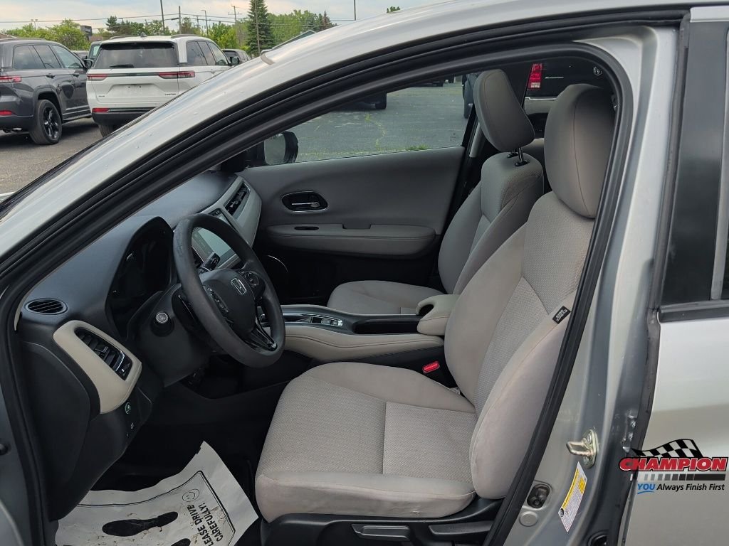 Used 2017  Honda EX image 13