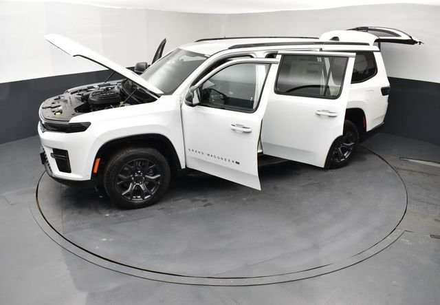 New 2026 White Jeep Limited Altitude image 30
