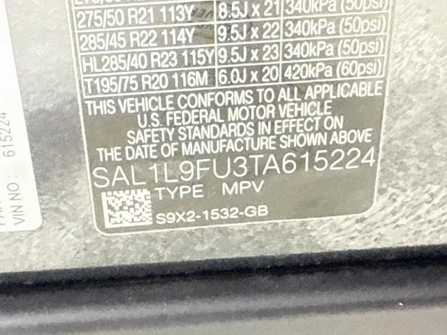 New 2026 Carpathian Gray Premium Metallic Land Rover Dynamic SE image 34