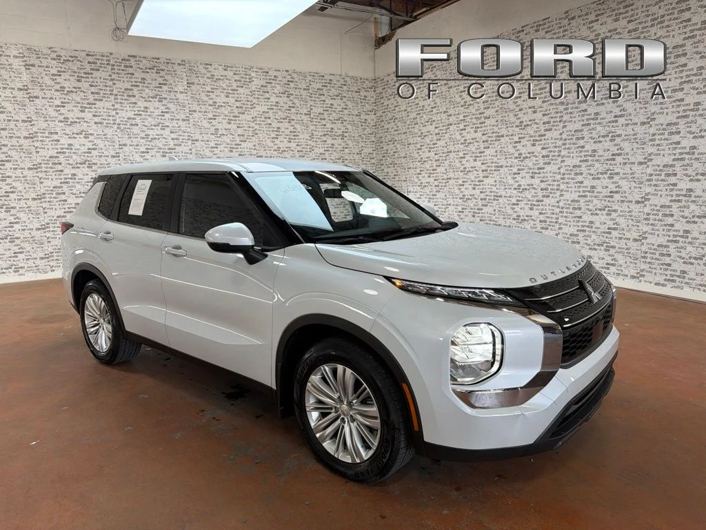 Used 2023 White Mitsubishi ES image 1