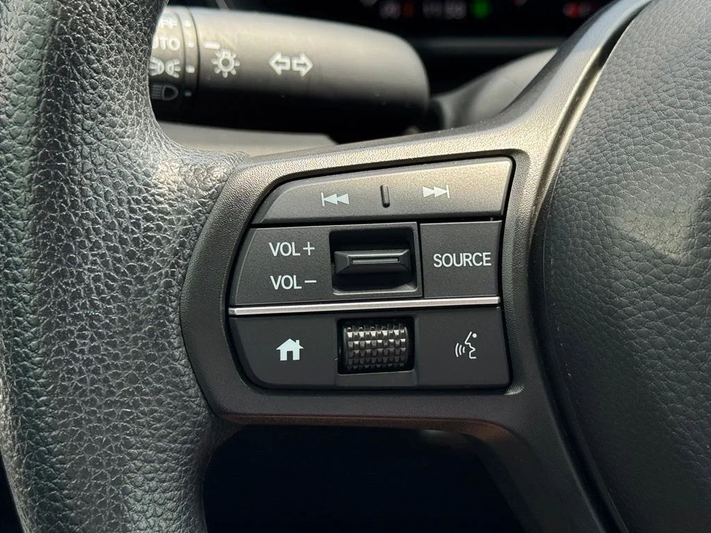 2025 Honda CR-V LX - Photo 24