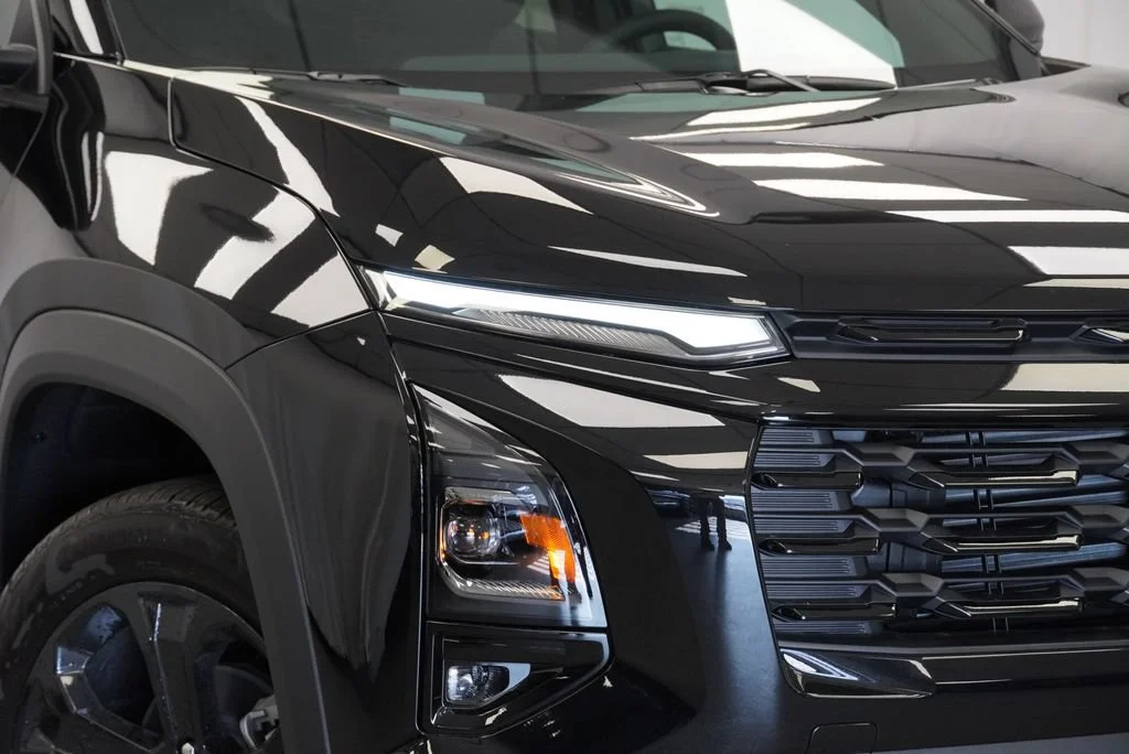 New 2027 Mosaic Black Metallic Chevrolet LT image 31