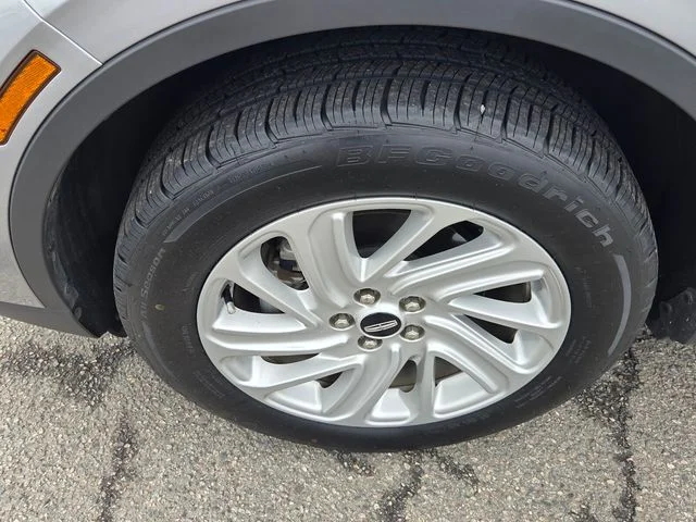 Used 2022 Silver Lincoln Standard image 18